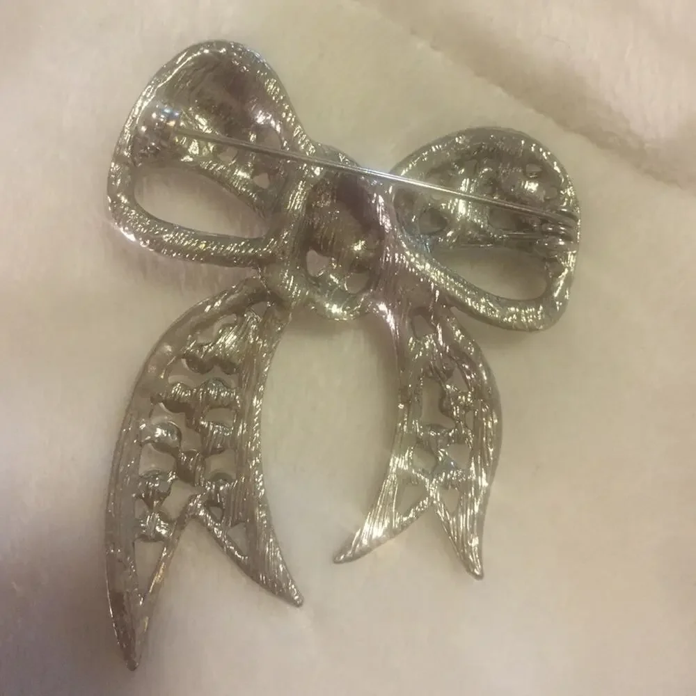 Silver Ribbon Brooch